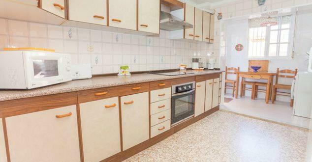 Apartamento Villa De Rota - Vista Mar, 135M2, Terraza, Sat Tv Y Mas Eksteriør billede